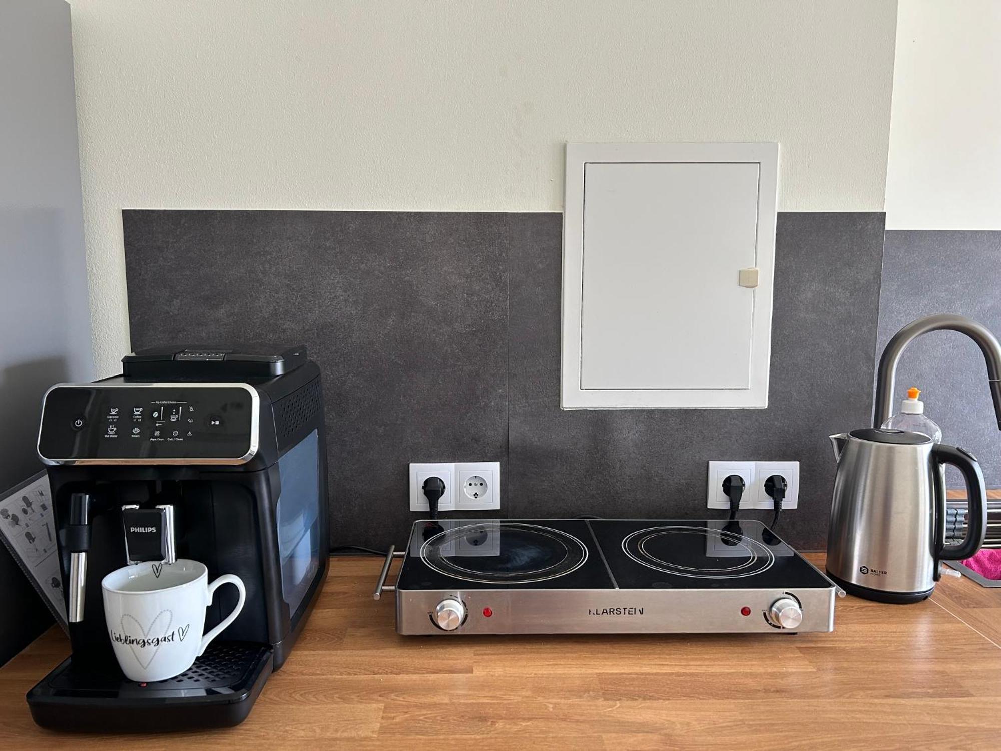 Schoene Neue 4 Zimmer Wohnung Mit Sued-Balkon Bis 8 Personen Naumburg  Exterior foto