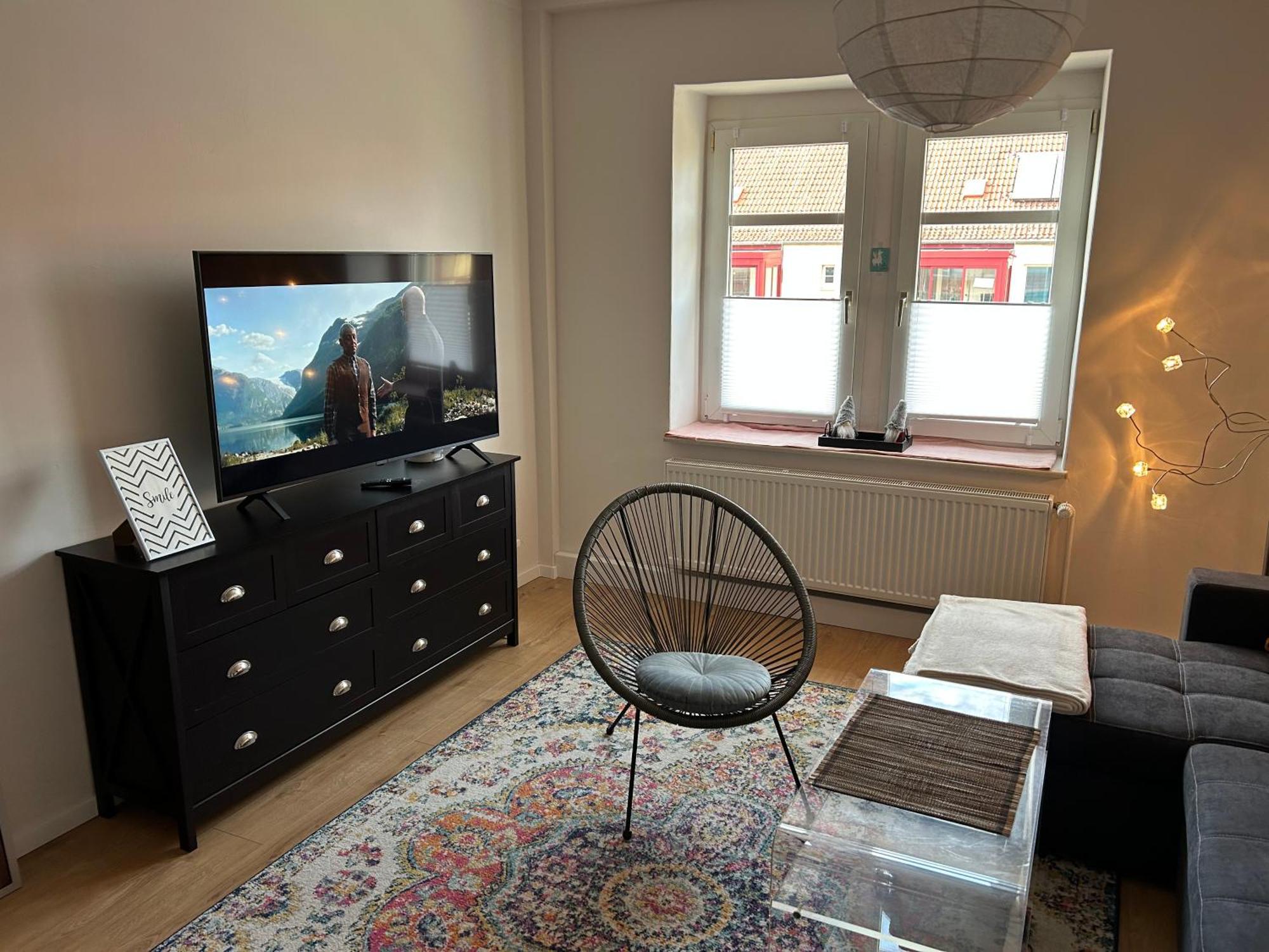 Schoene Neue 4 Zimmer Wohnung Mit Sued-Balkon Bis 8 Personen Naumburg  Exterior foto